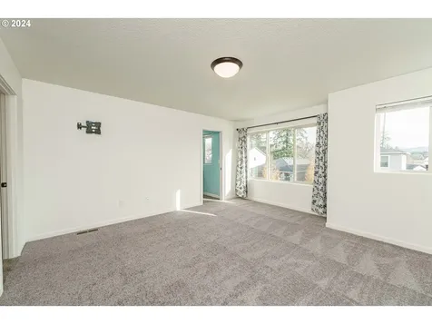 9502 NE 169th Avenue Vancouver WA 98682
