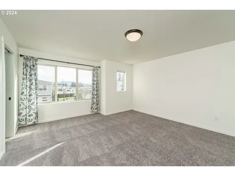 9502 NE 169th Avenue Vancouver WA 98682