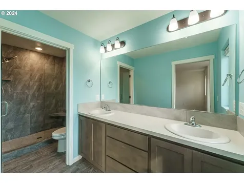 9502 NE 169th Avenue Vancouver WA 98682