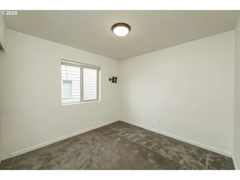 9502 NE 169th Avenue Vancouver WA 98682