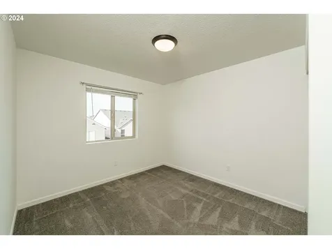 9502 NE 169th Avenue Vancouver WA 98682