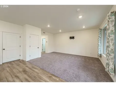 9502 NE 169th Avenue Vancouver WA 98682