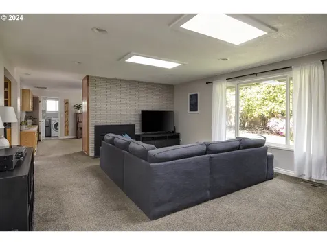 3763 Se Pine Street Hillsboro OR 97123