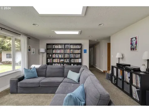 3763 Se Pine Street Hillsboro OR 97123