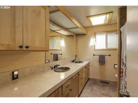 3763 Se Pine Street Hillsboro OR 97123