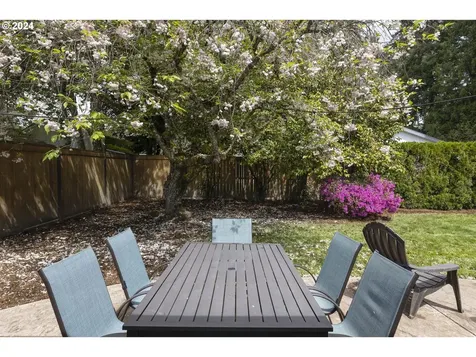 3763 Se Pine Street Hillsboro OR 97123