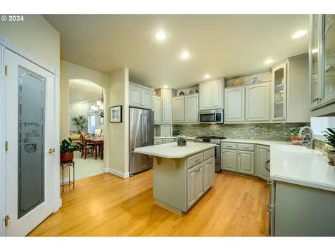 733 Nw Morning View Court Mcminnville OR 97128