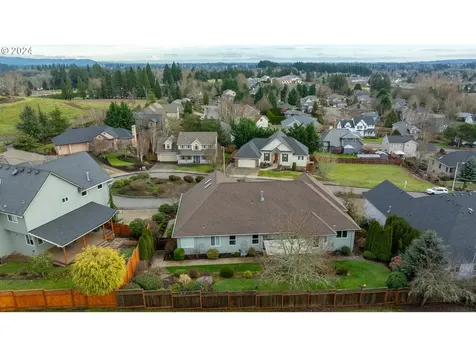 733 Nw Morning View Court Mcminnville OR 97128