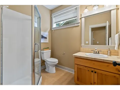 4841 N Amherst Street Portland OR 97203