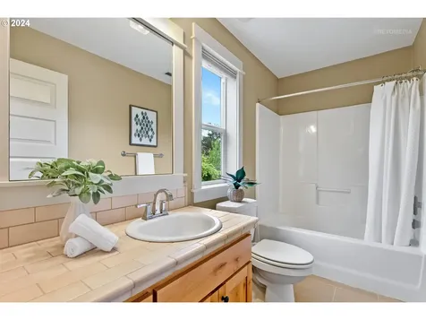 4841 N Amherst Street Portland OR 97203