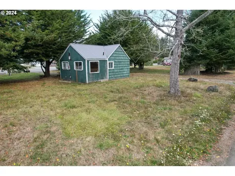 265 North Avenue Bandon OR 97411