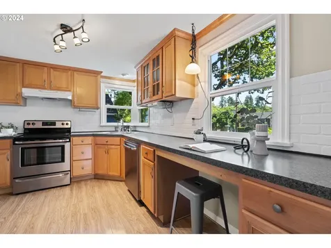 8435 Sw Cedarcrest Street Portland OR 97223