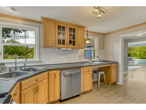 8435 Sw Cedarcrest Street Portland OR 97223