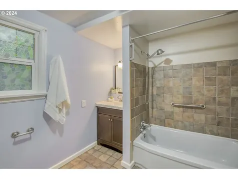 8435 Sw Cedarcrest Street Portland OR 97223