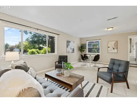 8435 Sw Cedarcrest Street Portland OR 97223