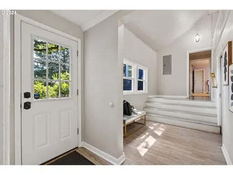 8435 Sw Cedarcrest Street Portland OR 97223