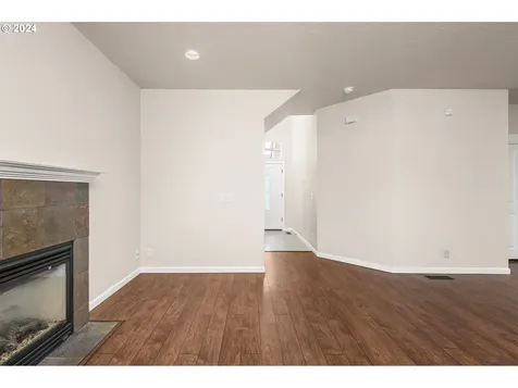 5565 King Arthur Court Eugene OR 97402