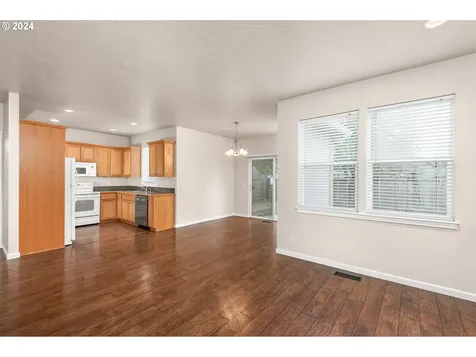 5565 King Arthur Court Eugene OR 97402