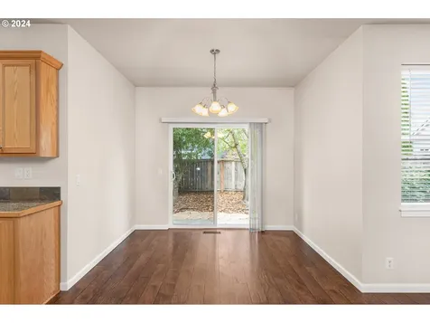 5565 King Arthur Court Eugene OR 97402