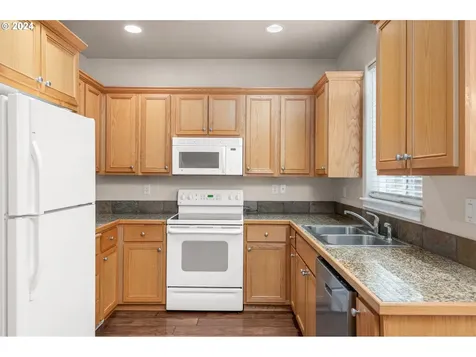 5565 King Arthur Court Eugene OR 97402