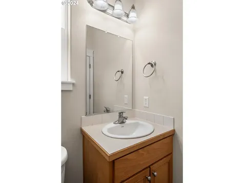 5565 King Arthur Court Eugene OR 97402