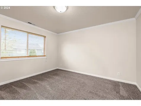 5565 King Arthur Court Eugene OR 97402