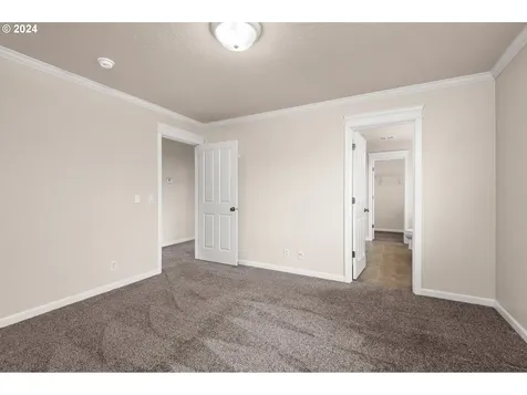 5565 King Arthur Court Eugene OR 97402