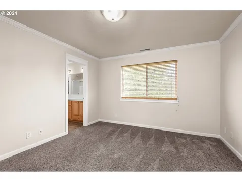 5565 King Arthur Court Eugene OR 97402