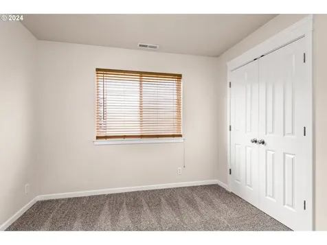 5565 King Arthur Court Eugene OR 97402