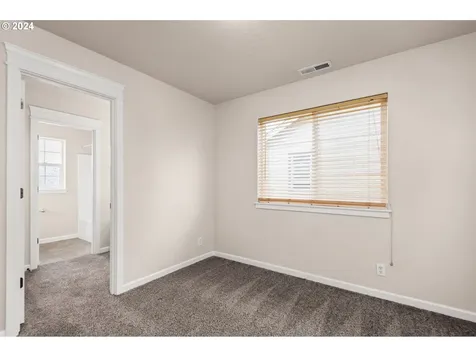 5565 King Arthur Court Eugene OR 97402