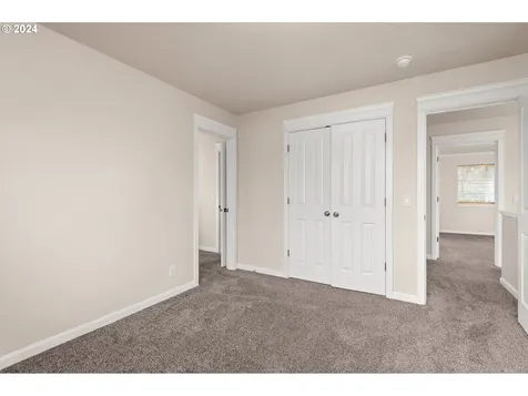 5565 King Arthur Court Eugene OR 97402
