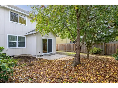 5565 King Arthur Court Eugene OR 97402