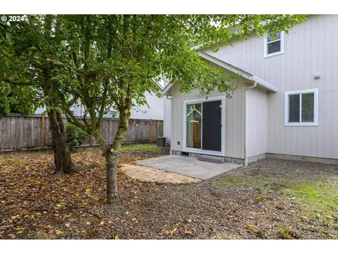 5565 King Arthur Court Eugene OR 97402