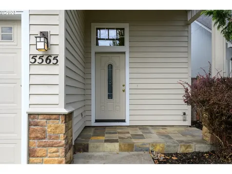 5565 King Arthur Court Eugene OR 97402