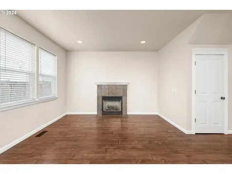 5565 King Arthur Court Eugene OR 97402