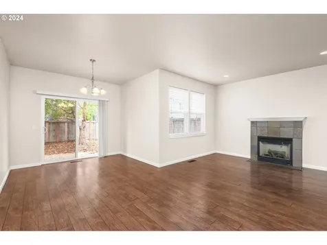 5565 King Arthur Court Eugene OR 97402