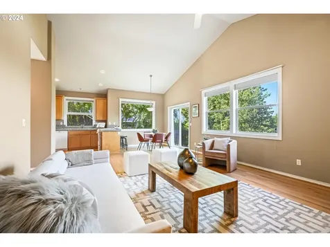 3121 N Juniper Drive Newberg OR 97132