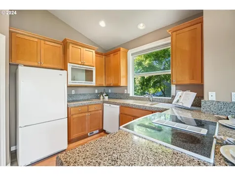 3121 N Juniper Drive Newberg OR 97132