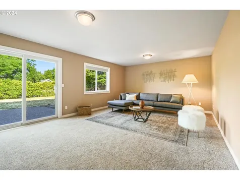 3121 N Juniper Drive Newberg OR 97132