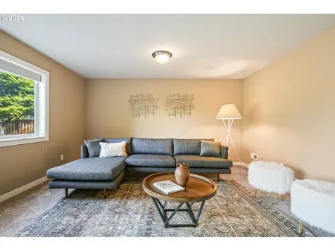 3121 N Juniper Drive Newberg OR 97132