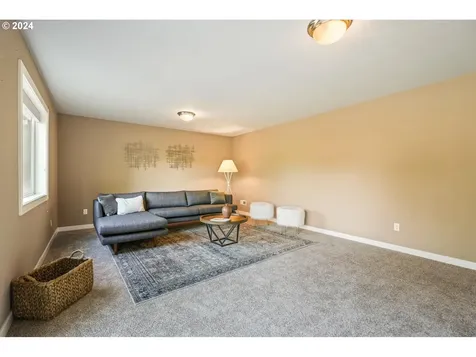 3121 N Juniper Drive Newberg OR 97132