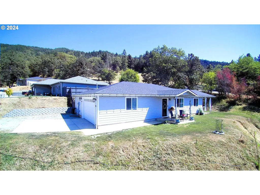 281 Clark Street Myrtle Creek OR 97457