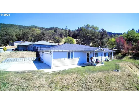 281 Clark Street Myrtle Creek OR 97457