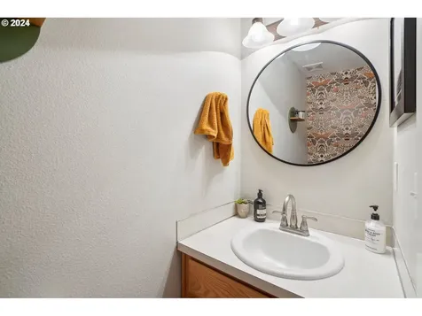 14211 NE 53rd Street Vancouver WA 98682