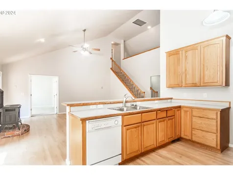 167 Gray Squirrel Court Winchester OR 97495
