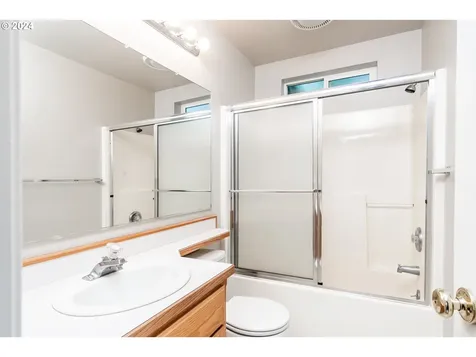 167 Gray Squirrel Court Winchester OR 97495