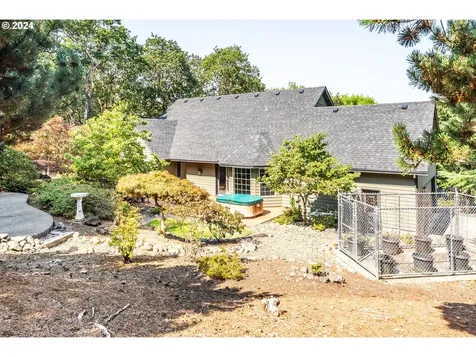 167 Gray Squirrel Court Winchester OR 97495