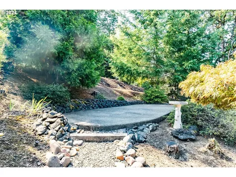 167 Gray Squirrel Court Winchester OR 97495