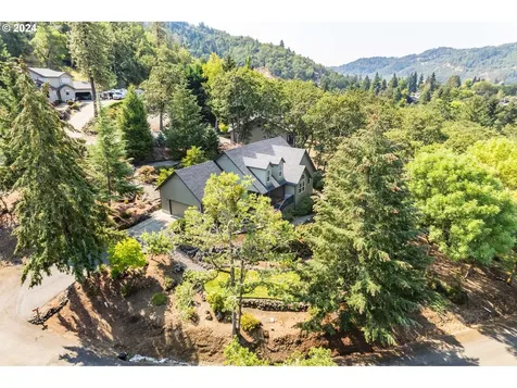 167 Gray Squirrel Court Winchester OR 97495