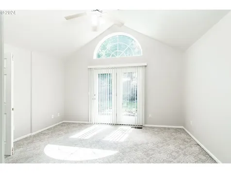 167 Gray Squirrel Court Winchester OR 97495